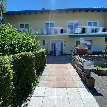 Cleo - Ein Raum - Bad Extern *