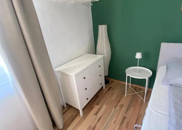 Apartment Cleo - Ein Raum - Bad Extern *